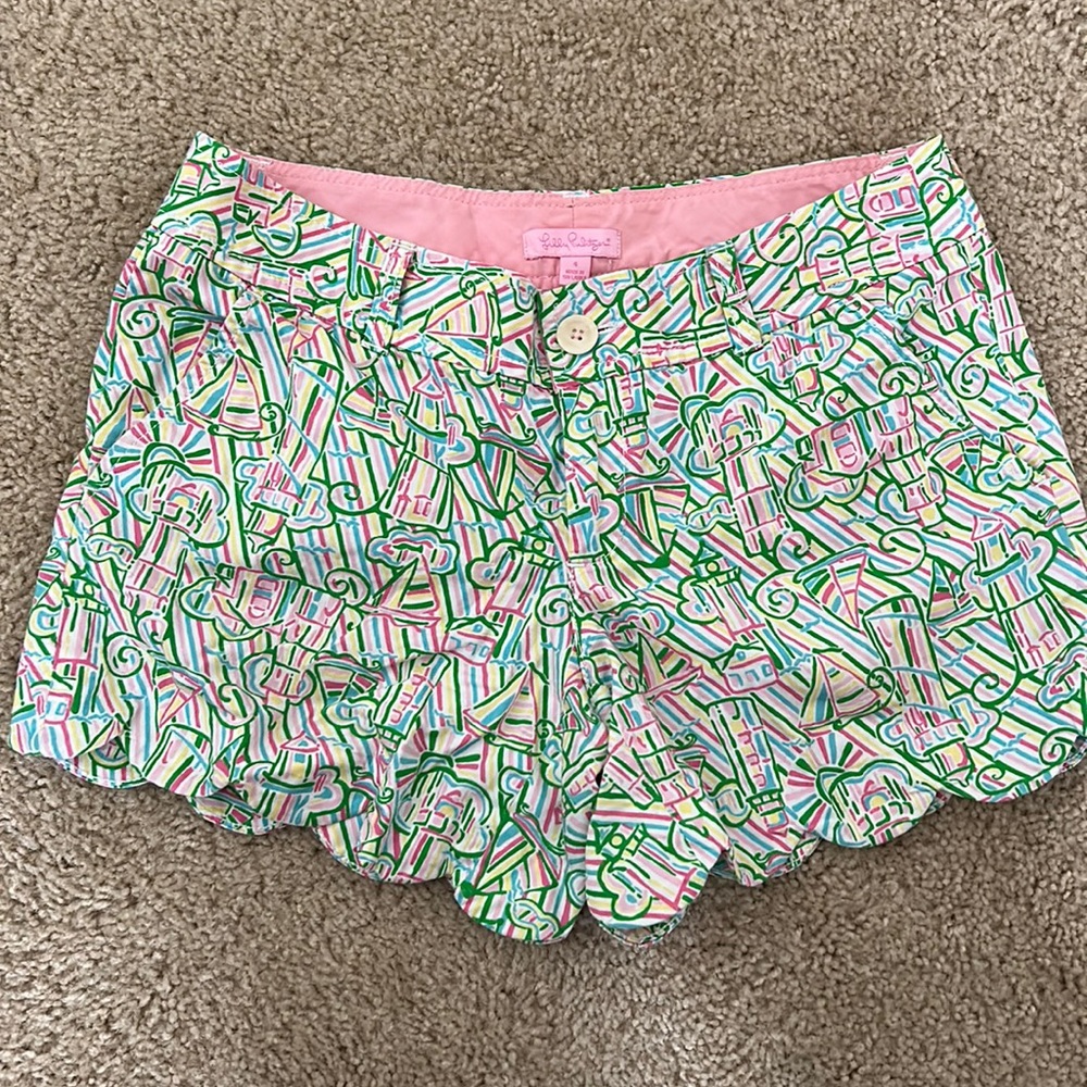Lilly Pulitzer size 4 scalloped shorts